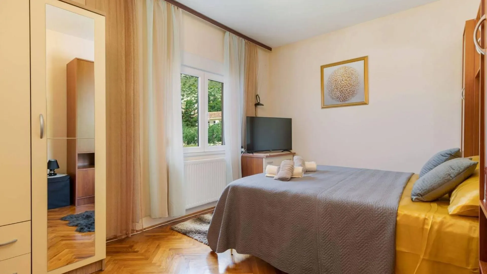 Three Bedroom Apartment With Terrace And Sea View Traù 0*,