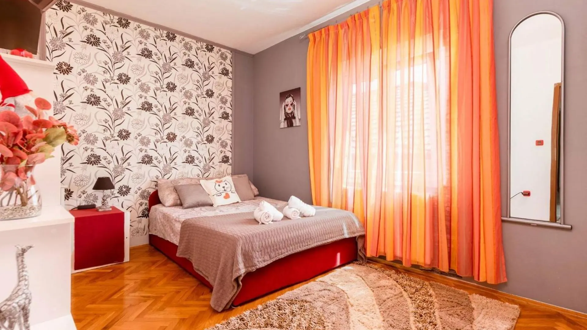 Three Bedroom Apartment With Terrace And Sea View Traù Croazia