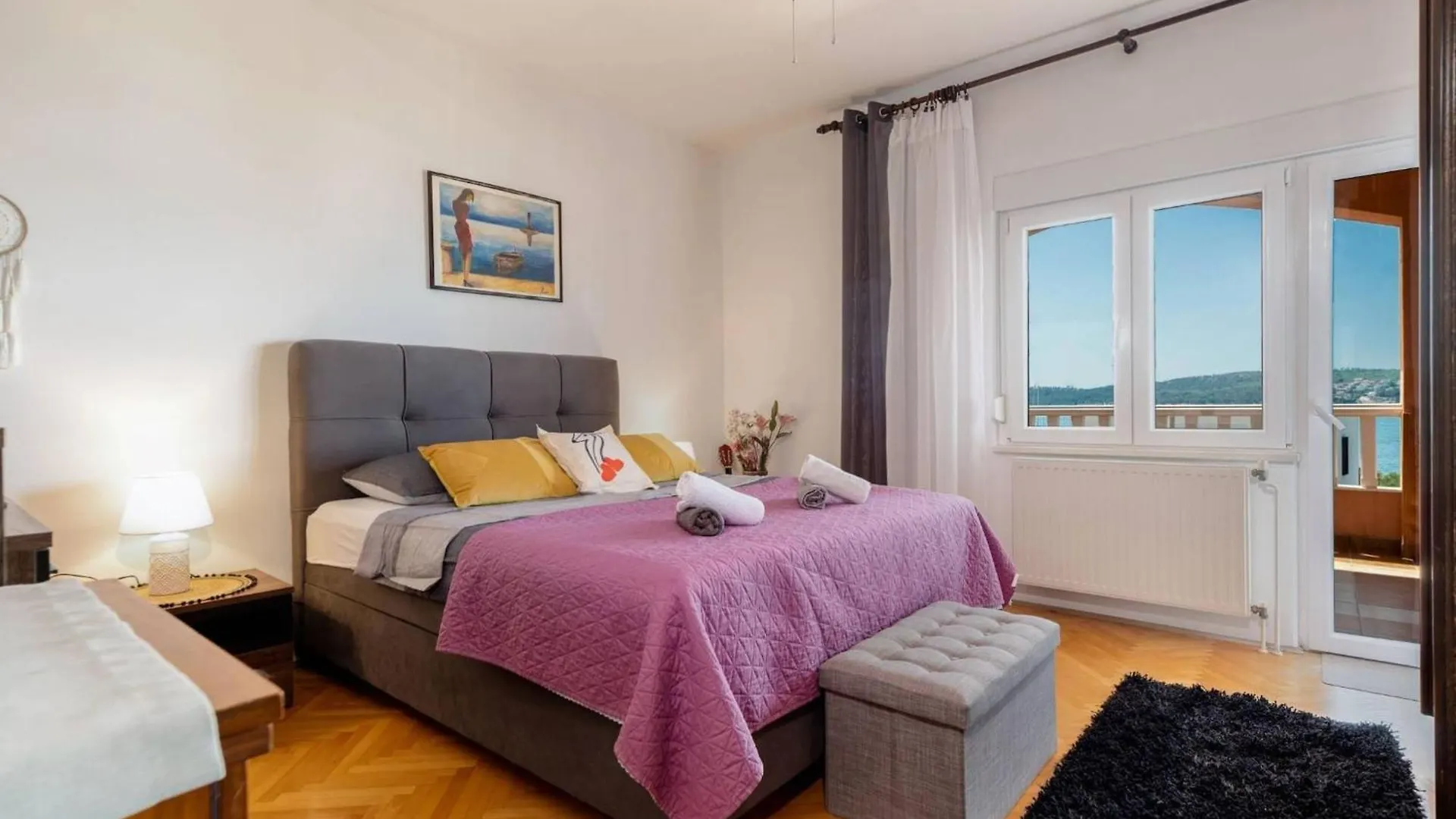 Three Bedroom Apartment With Terrace And Sea View Traù Croazia